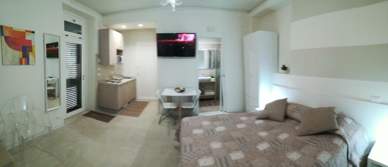 Guest House B&B Via Marina 레조디칼라브리아 외부 사진